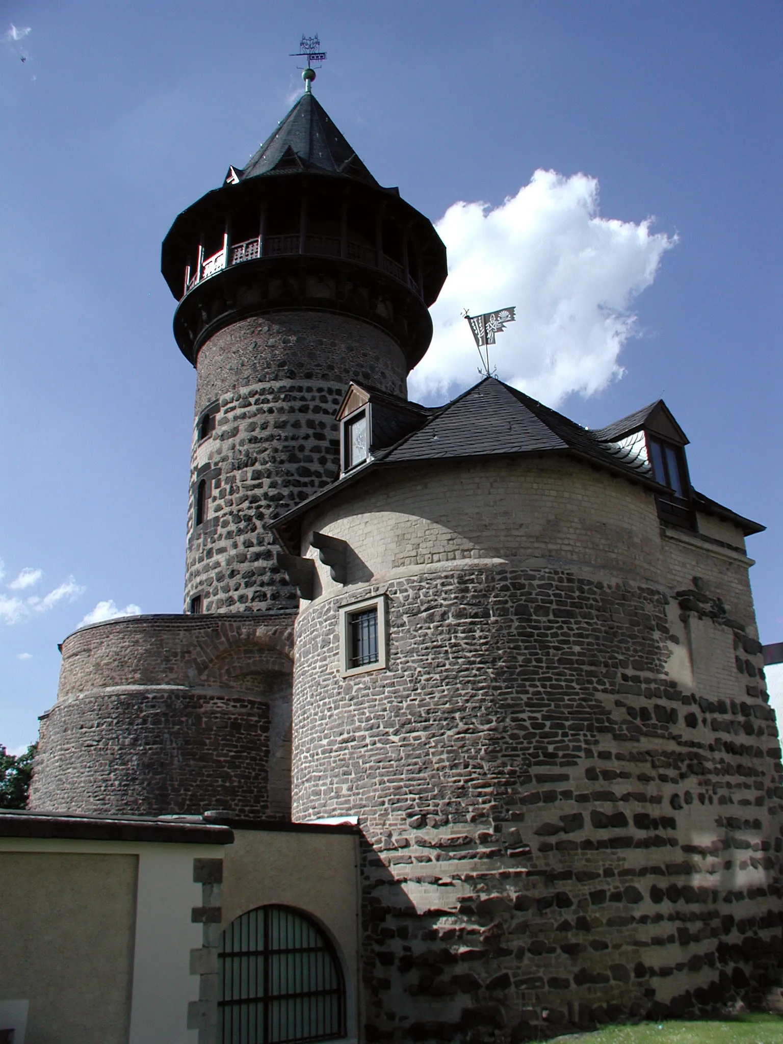 Cologne, city wall Ulrepforte 13th century