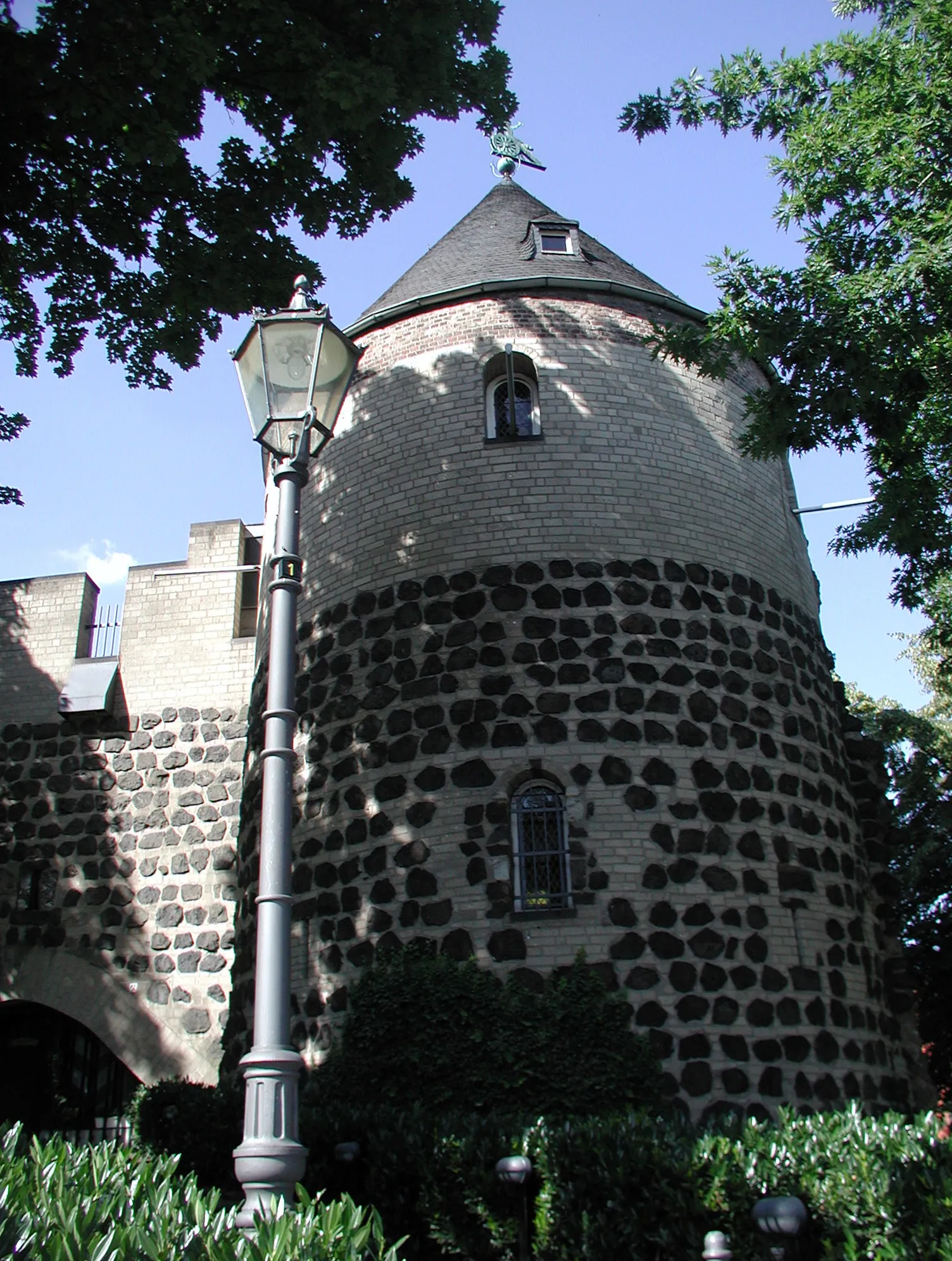 Köln, Sachsenring Südturm der Stadtmauer
