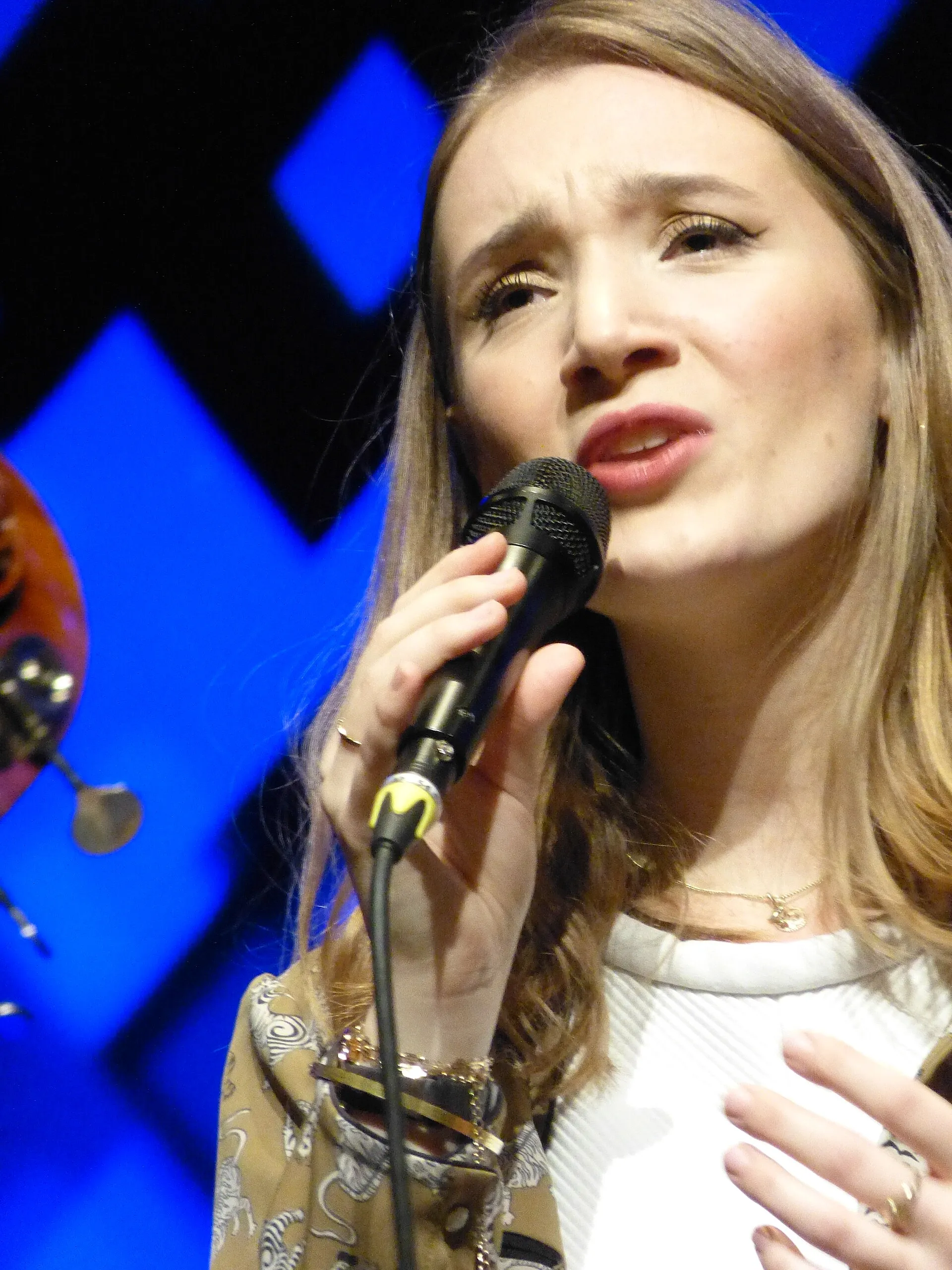 Laura Totenhagen (voc, comp) in concert of the Laura Totenhagen Quartett with Felix Hauptmann (p), Stefan Schönegg (b) und Leif Berger (dr) at the Collegium Mus