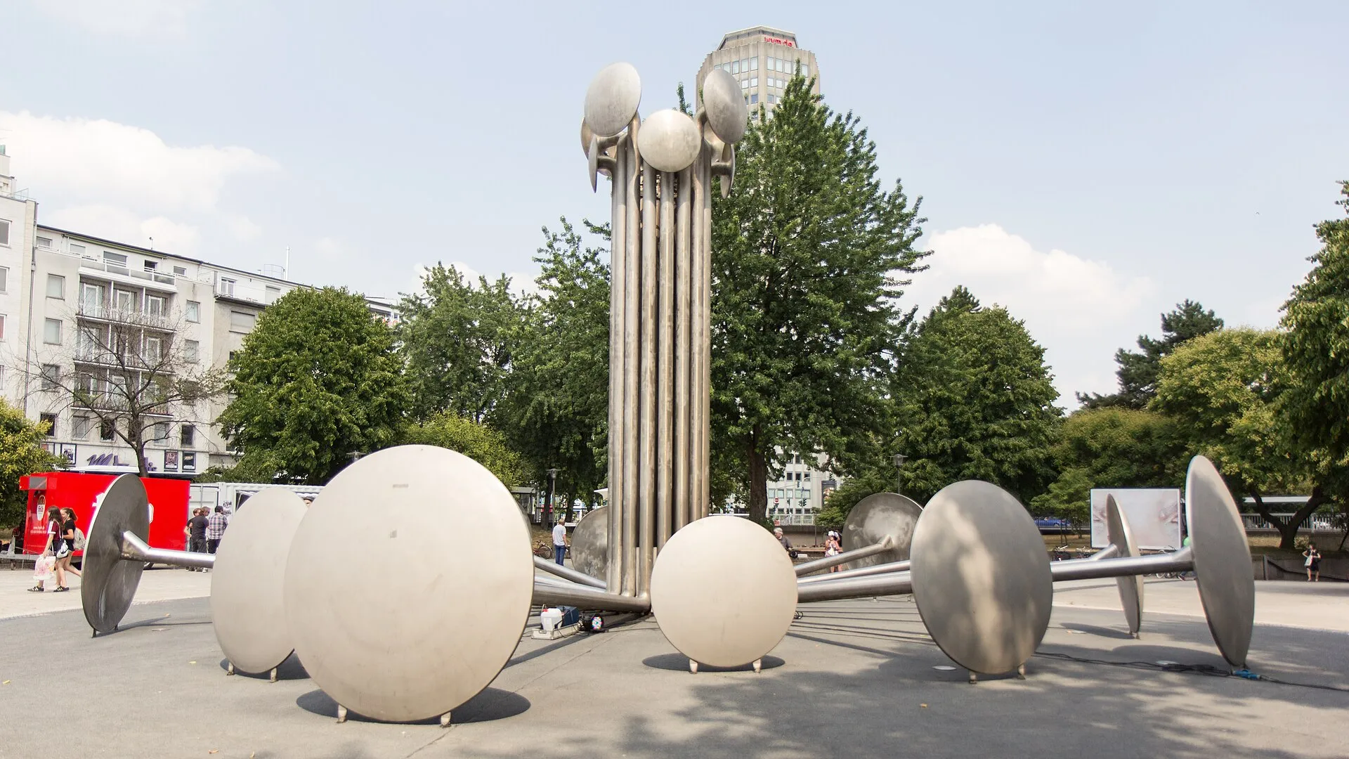 Inbetriebnahme „Wasserkinetische Plastik“ Ebertplatz, Köln