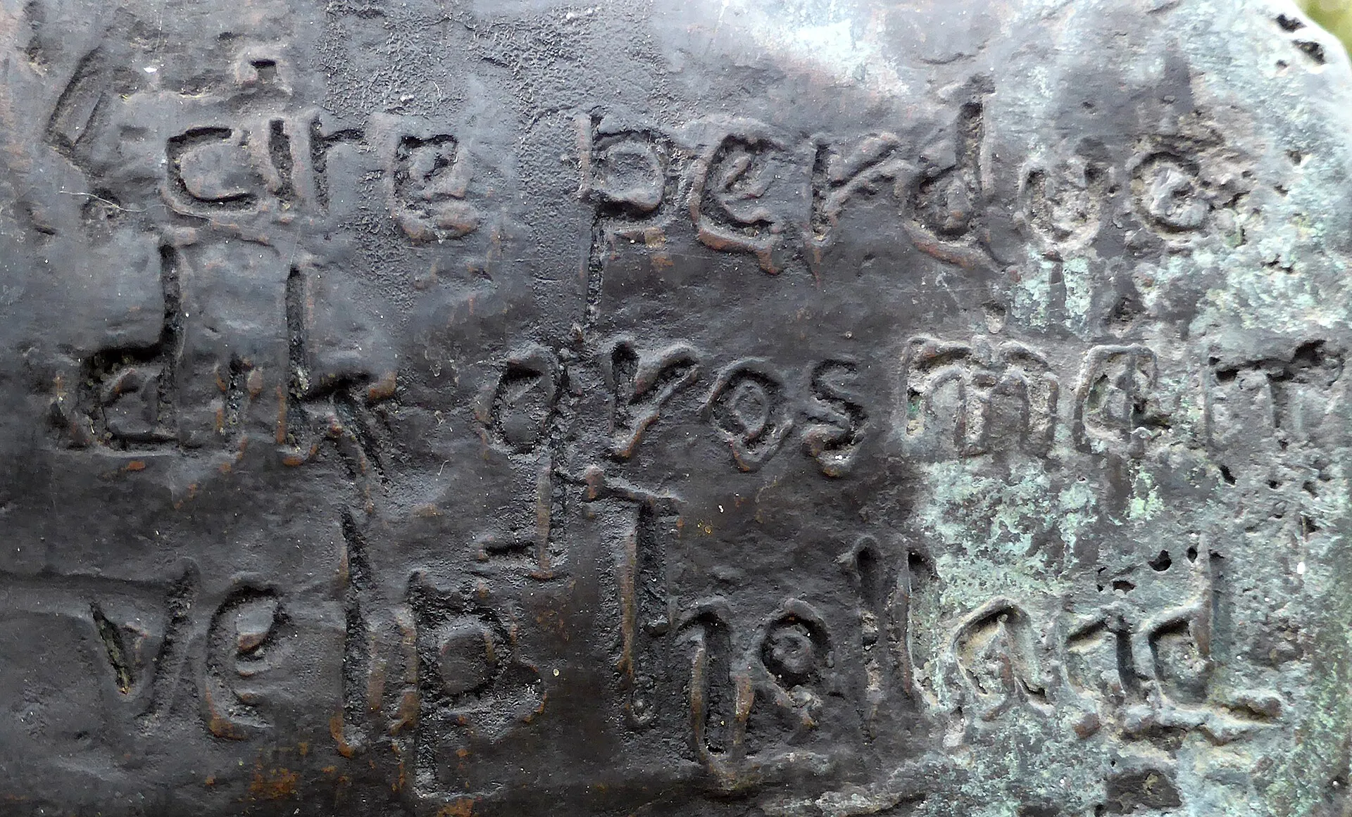 Ossip Zadkine Skulptur (Bronze) von 1943. Abguss von 1958 auf dem Westfriedhof (Köln) . Inschrift: "cire perdue – dik grosman – velp Holland".