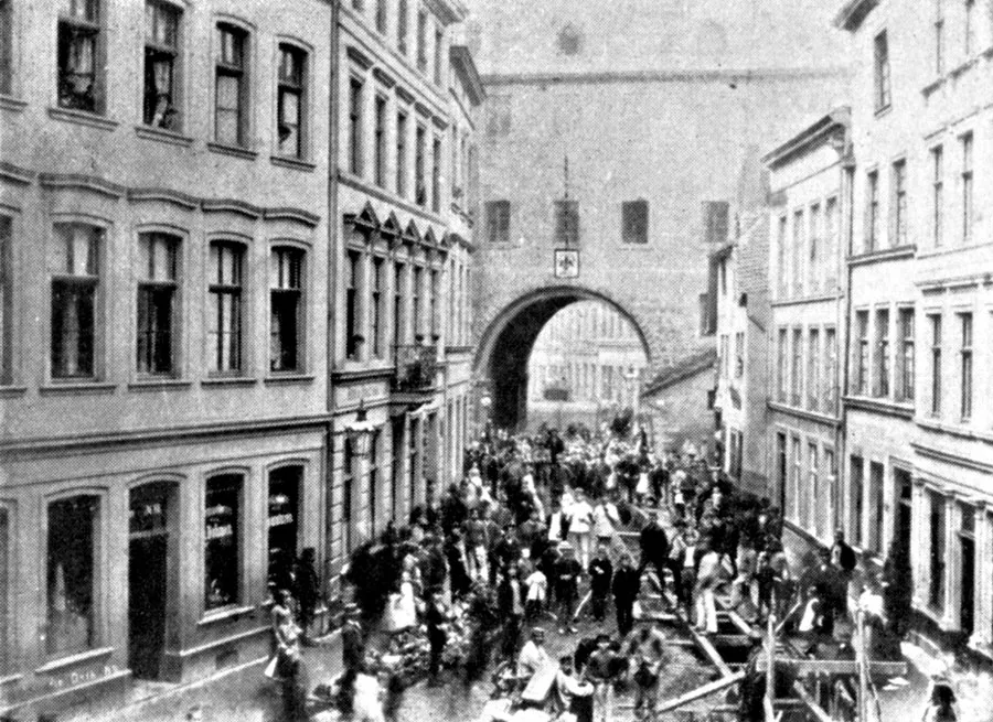 Weyerstraße und Weyertor am 01. Oktober 1883 beim Bau des ersten Kanals