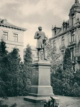 Bismarck-Denkmal (Augustinerplatz)