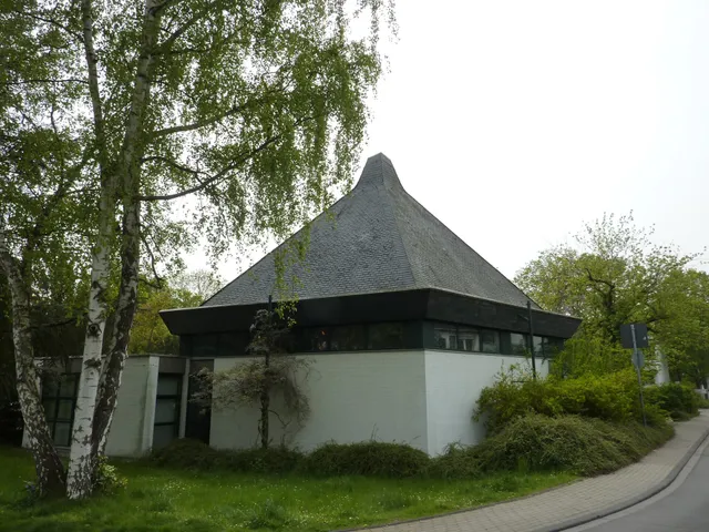 Dietrich-Bonhoeffer-Kirche (Köln-Lindenthal)