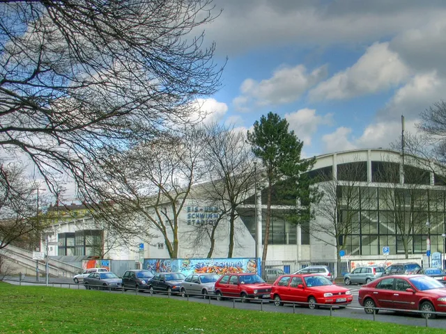Eis- und Schwimmstadion Köln