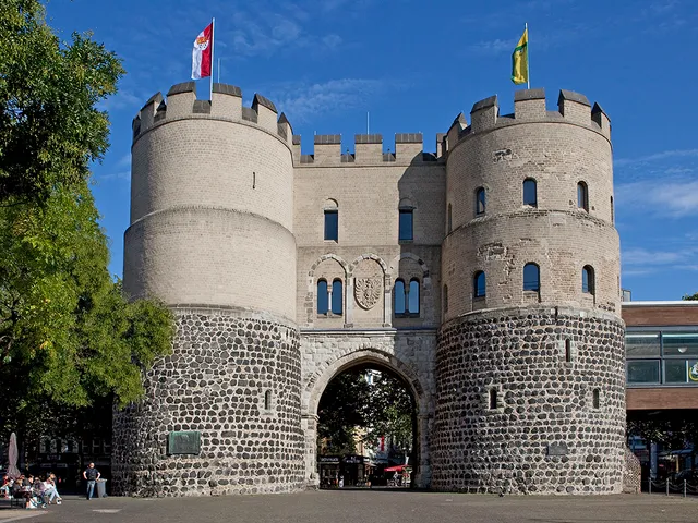 Hahnentorburg