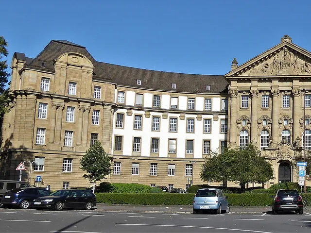 Justizgebäude Reichenspergerplatz