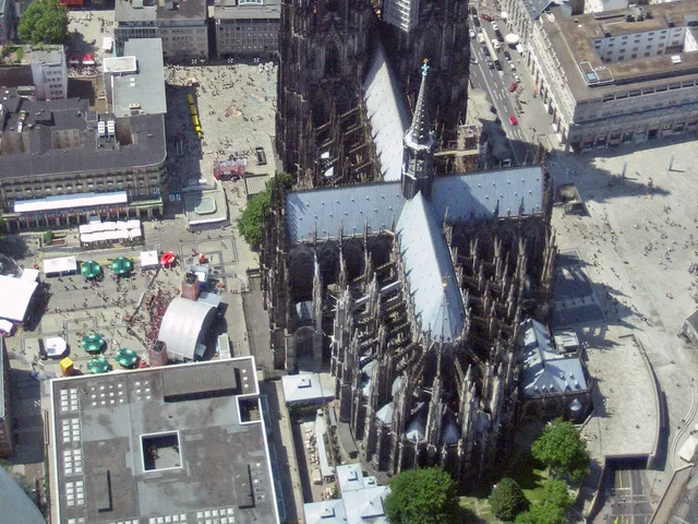 Roncalliplatz